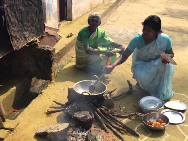 Women have to be liberated from the Kitchens Women have to be liberated from the Kitchens