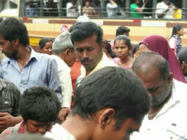 கைகள், வாயை கட்டினர்