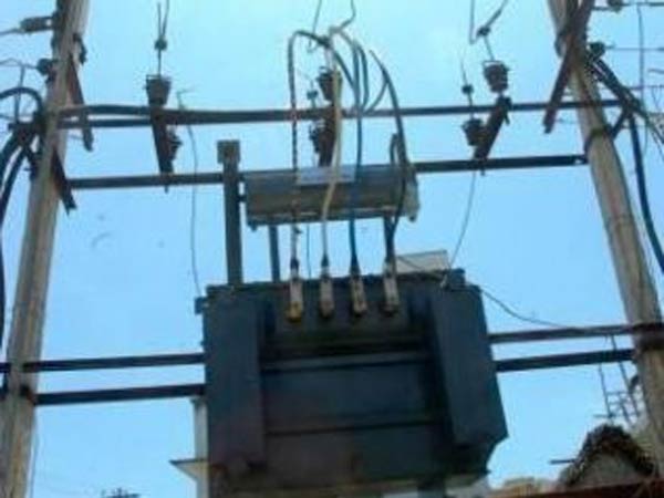 2 பேரும் உடல்கருகி பலி