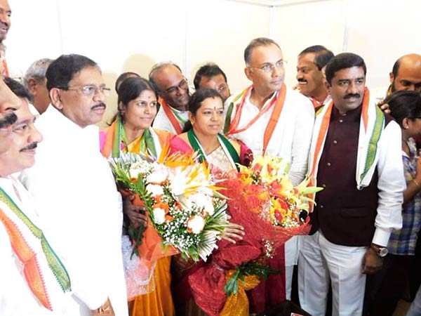 Gangambike Mallikarjun of Congress being elected Mayor of Bengaluru Gangambike Mallikarjun of Congress being elected Mayor of Bengaluru