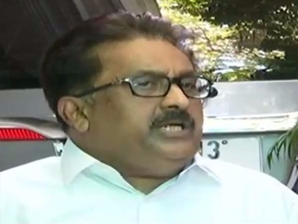 பேட்டி அளித்தார்