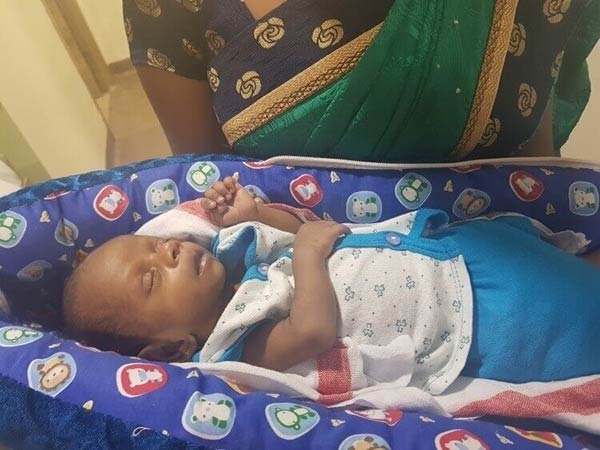 Help Them: A Month Old Baby Struggles To Breathe Due To Heart Disease Help Them: A Month Old Baby Struggles To Breathe Due To Heart Disease