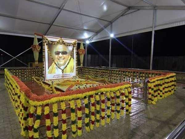 கருணாநிதி சமாதி அலங்காரம்