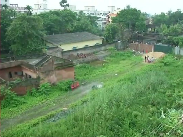 விசாரணை நடத்தி வருகிறார்கள்