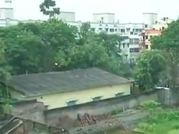 தொடர்ந்து தேடுகிறார்கள்