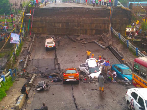 Old Flyover in Kolkatta collapsed as it fears many people dead Old Flyover in Kolkatta collapsed as it fears many people dead