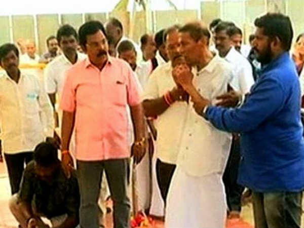 முதல் ஆதரவு குரல்