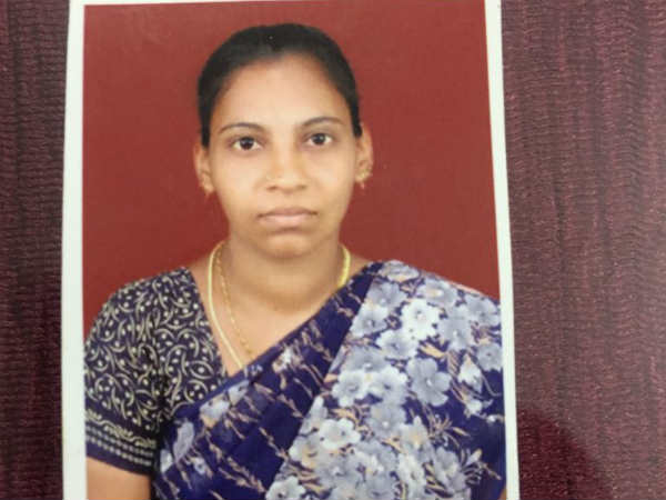பரிமளா வீட்டின் மேல்
