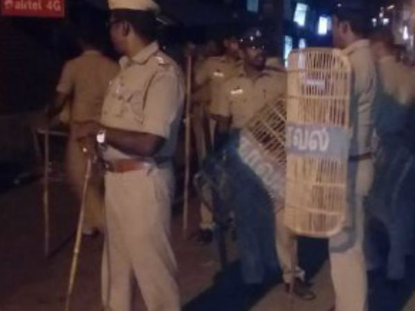 மீண்டும் மோதல்