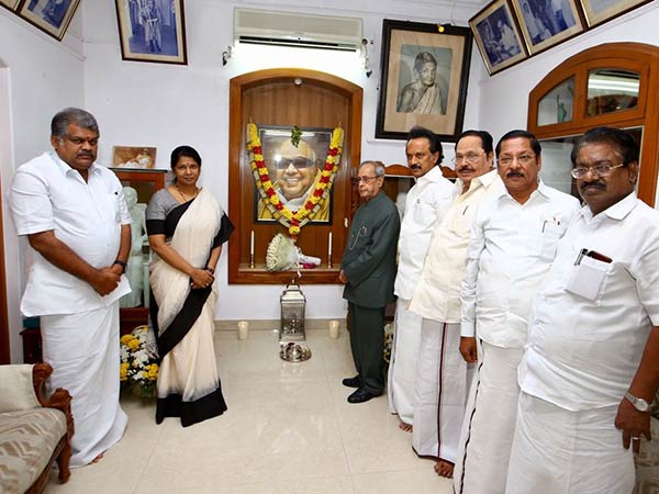 Pranab Mukherjee went to Karunanidhi home, Met Stalin Pranab Mukherjee went to Karunanidhi home, Met Stalin