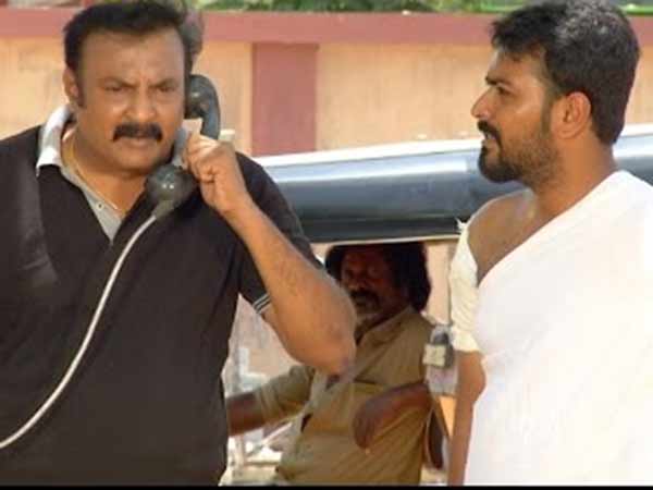 பீரோவுக்குள் உமா