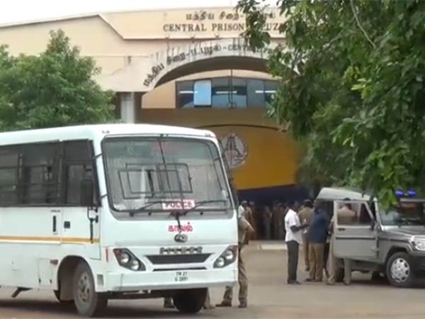 சிம்கார்டுகள் பறிமுதல்