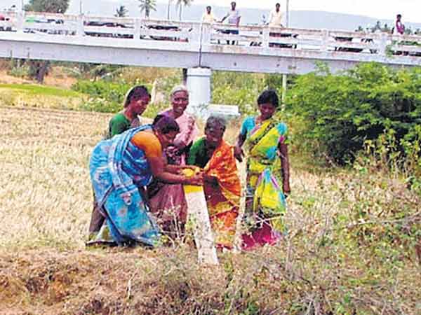 தடை கோரும் வழக்குகள்