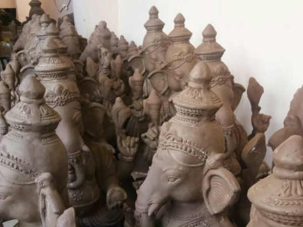 களிமண் சிலைகள்: