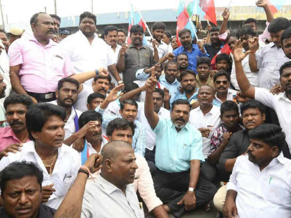 தலைமீது காலணிகள்
