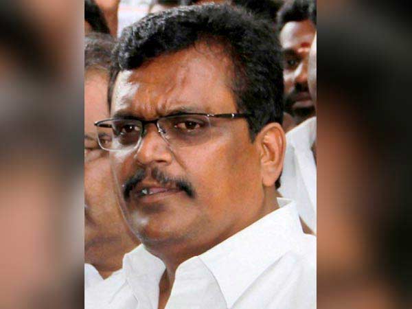 கட்சியில் விரிசல்