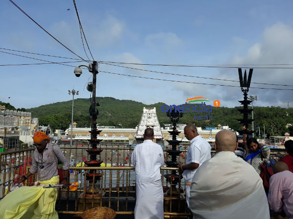 சாமி கும்பிடுவது