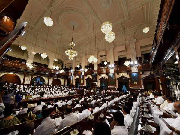 சட்ட நிபுணர்கள்