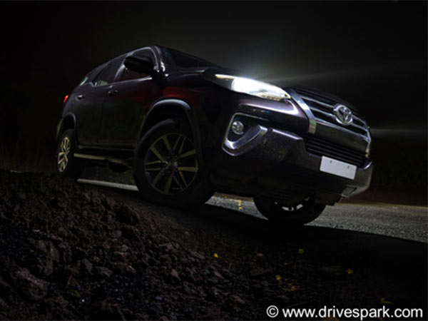 Toyota Fortuner becomes a favorite SUV car for Indians Toyota Fortuner becomes a favorite SUV car for Indians