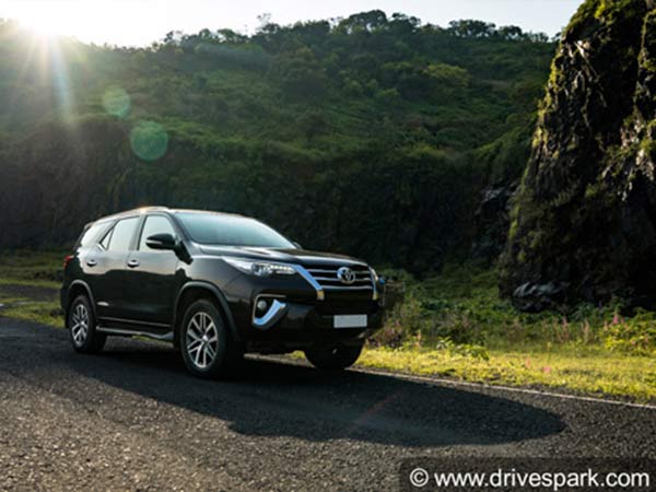 Toyota Fortuner becomes a favorite SUV car for Indians Toyota Fortuner becomes a favorite SUV car for Indians