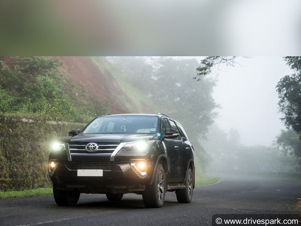 Toyota Fortuner becomes a favorite SUV car for Indians Toyota Fortuner becomes a favorite SUV car for Indians