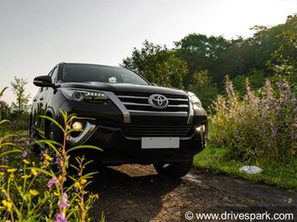 Toyota Fortuner becomes a favorite SUV car for Indians Toyota Fortuner becomes a favorite SUV car for Indians