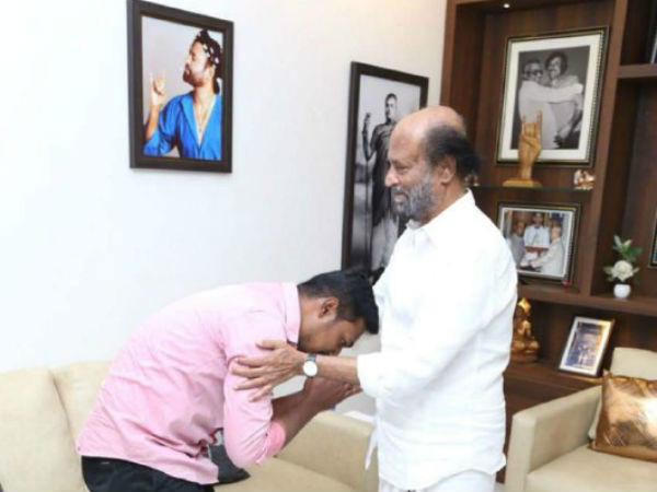 Rajinikanth gives Vijay a leadership in his mandram Rajinikanth gives Vijay a leadership in his mandram