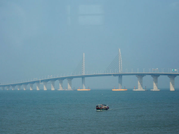 எதை இணைக்கிறது