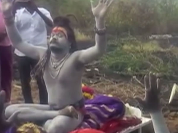 உடல் மீது அமர்ந்து பூஜை
