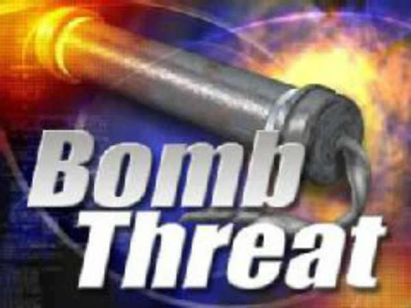 Bomb threat to Tamilnadu trains Bomb threat to Tamilnadu trains