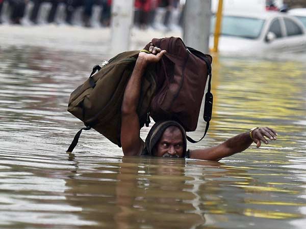 ரெட் அலர்ட் எச்சரிக்கை... கேரளத்தில் எண்டிங்..  தமிழகத்தில் ஓபனிங்.. கண் முன் நிழலாடும் 2015 சென்னை!