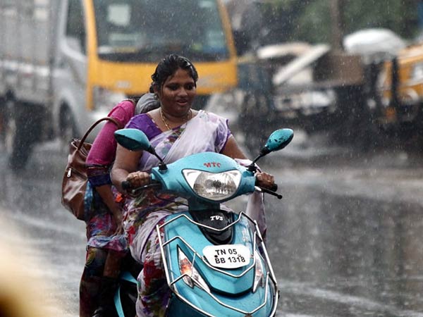 நொய்யலாற்றில் வெள்ளம்