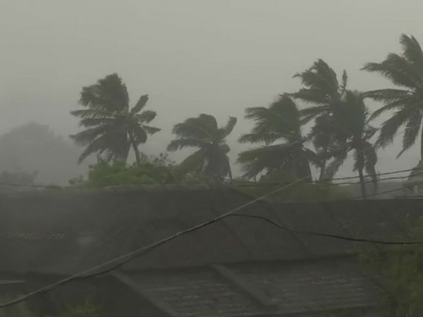 Cyclone Titli will make Landfall today in Odisha Cyclone Titli will make Landfall today in Odisha