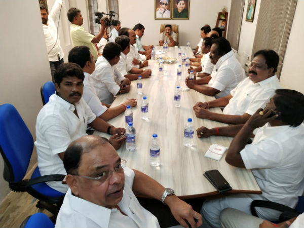 TTV Dinakaran holds an important meeting with disqualified MLAs in his residence TTV Dinakaran holds an important meeting with disqualified MLAs in his residence