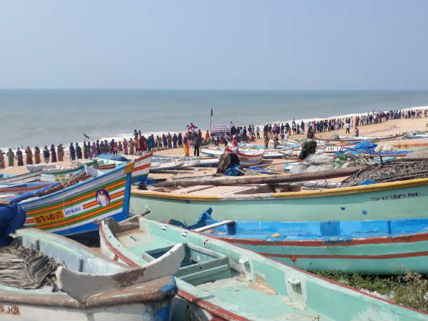 6 மீனவர்கள் மாயம்