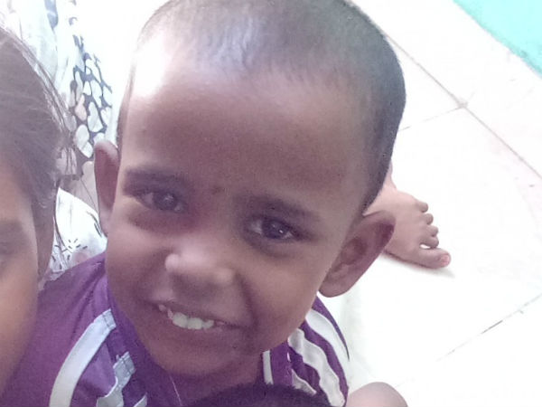 விளையாடிய குழந்தை