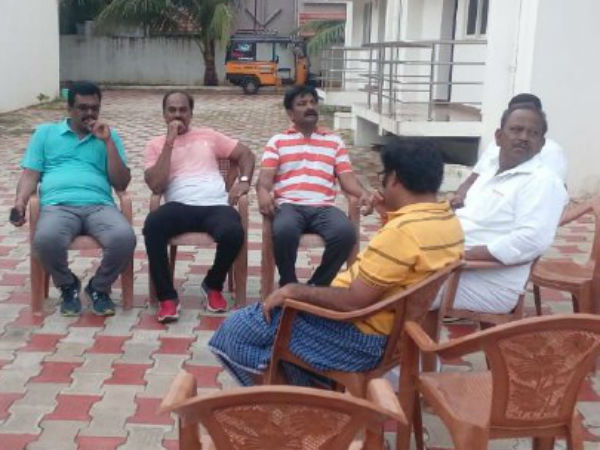 போனில் அரட்டை