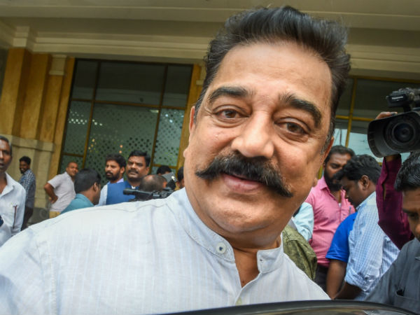 பதவியில் இருக்கக் கூடாது