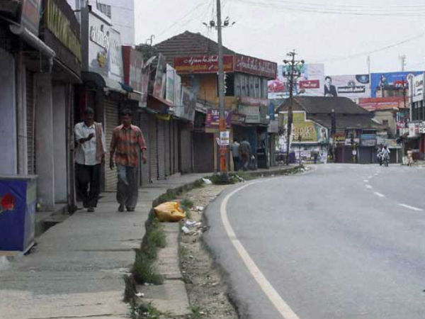 Sabarimala temple row: 12 hour bandh in Kerala Sabarimala temple row: 12 hour bandh in Kerala