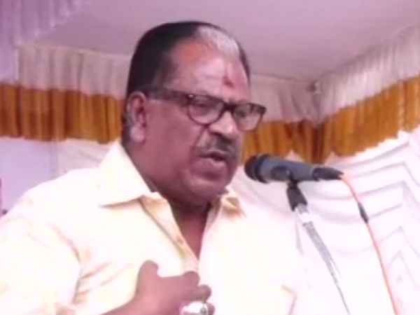 மன்னிப்பு கேட்டார்