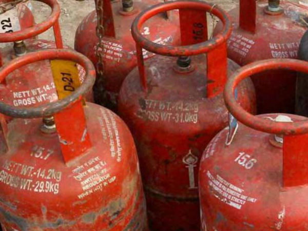 Water filled in gas Cylinder in Periyakulam Water filled in gas Cylinder in Periyakulam