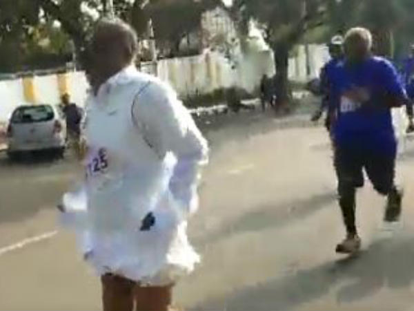 JDS National Cheif Deve Gowda fell down in a Marathon, See What happens? Video JDS National Cheif Deve Gowda fell down in a Marathon, See What happens? Video