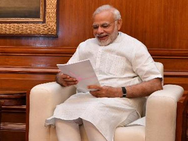 இறுக்கமாக இருப்பார்