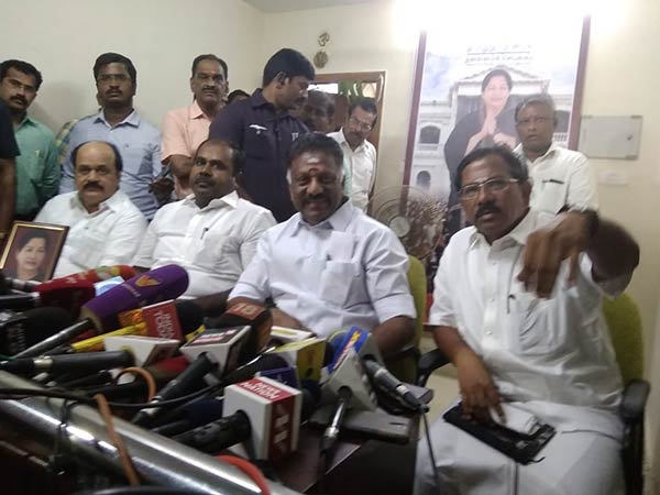 சின்னத்தனமான அரசியல்