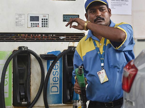 Fuel prices sky-rocket, Petrol touches Rs 87.24 in Chennai Fuel prices sky-rocket, Petrol touches Rs 87.24 in Chennai
