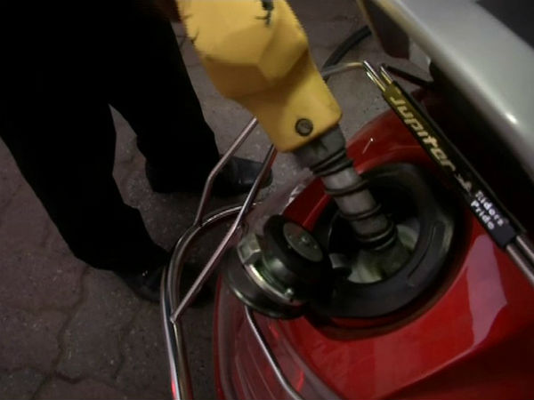 Petrol and Diesel price hiked once again in Tamilnadu Petrol and Diesel price hiked once again in Tamilnadu