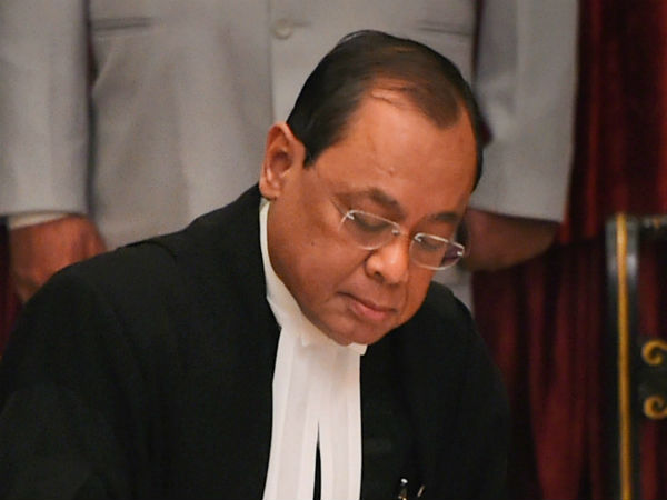 Supreme court Chief justice Ranjan Gogoi bans leave for judges Supreme court Chief justice Ranjan Gogoi bans leave for judges