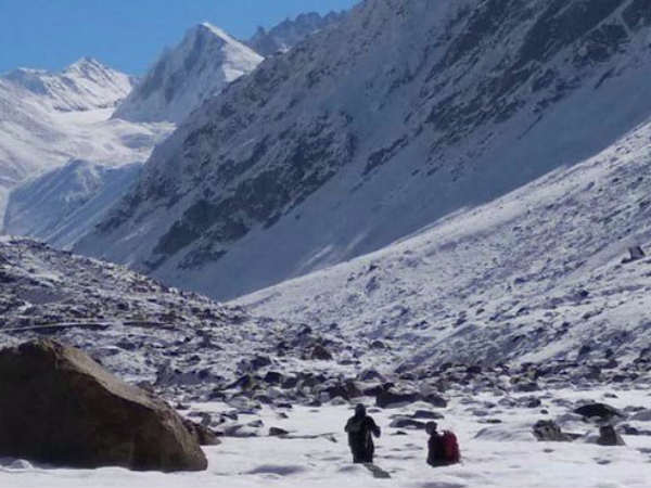 HP river freezes as Temperature dips HP river freezes as Temperature dips