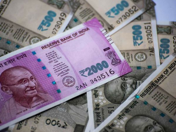 அதிகாரிகள் மீது புகார்