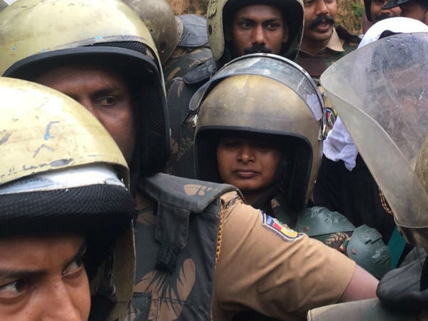 பக்தர்கள் மட்டுமே வரலாம்